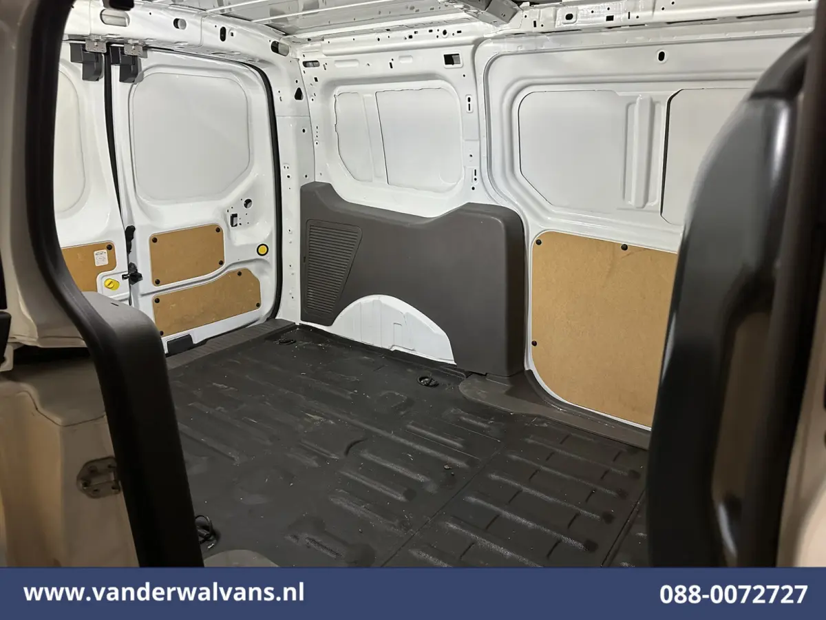 1.5 EcoBlue 101pk L2H1 Euro6 Airco | Camera | Navigatie | Cruisecontrol | 1390kg Trekhaak | Android Auto | Stoelverwarming Verwarmde voorruit, Parkeersensoren