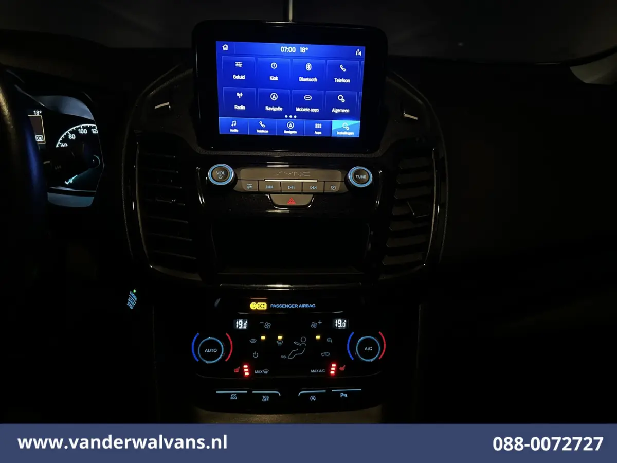 1.5 EcoBlue 101pk L2H1 Euro6 Airco | Camera | Navigatie | Cruisecontrol | 1390kg Trekhaak | Android Auto | Stoelverwarming Verwarmde voorruit, Parkeersensoren