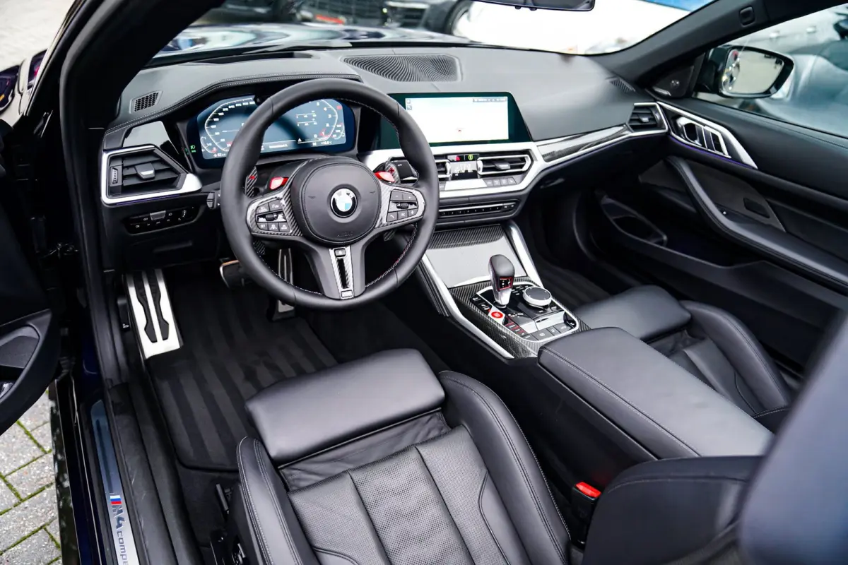 M4 xDrive Competition | Akrapovic | Carbon Package | Harman/Kardon | Nekverwarming | Laser | Adaptieve Cruise