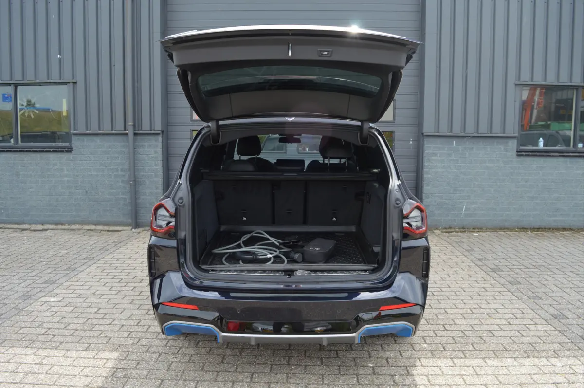Executive 80 kWh | SOH 98% | M-PAKKET | PANO | ACC |