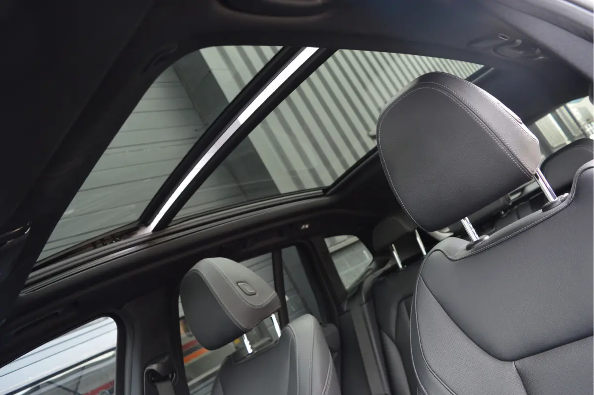 Executive 80 kWh | SOH 98% | M-PAKKET | PANO | ACC |