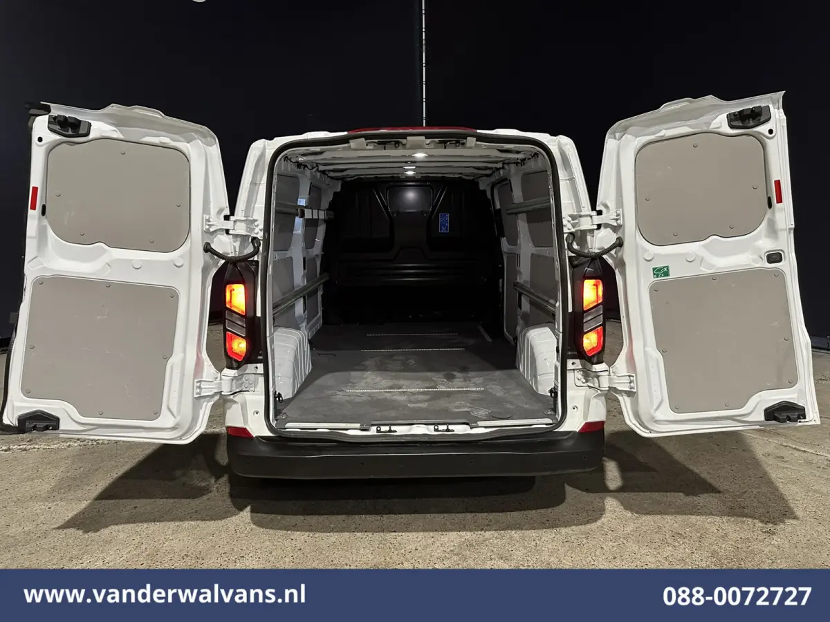 2.0 TDCI 136pk L2H1 Euro6 Airco | Camera | LED | Apple Carplay | Cruisecontrol Android Auto, Verwarmde voorruit, Parkeersensoren, Bijrijdersbank