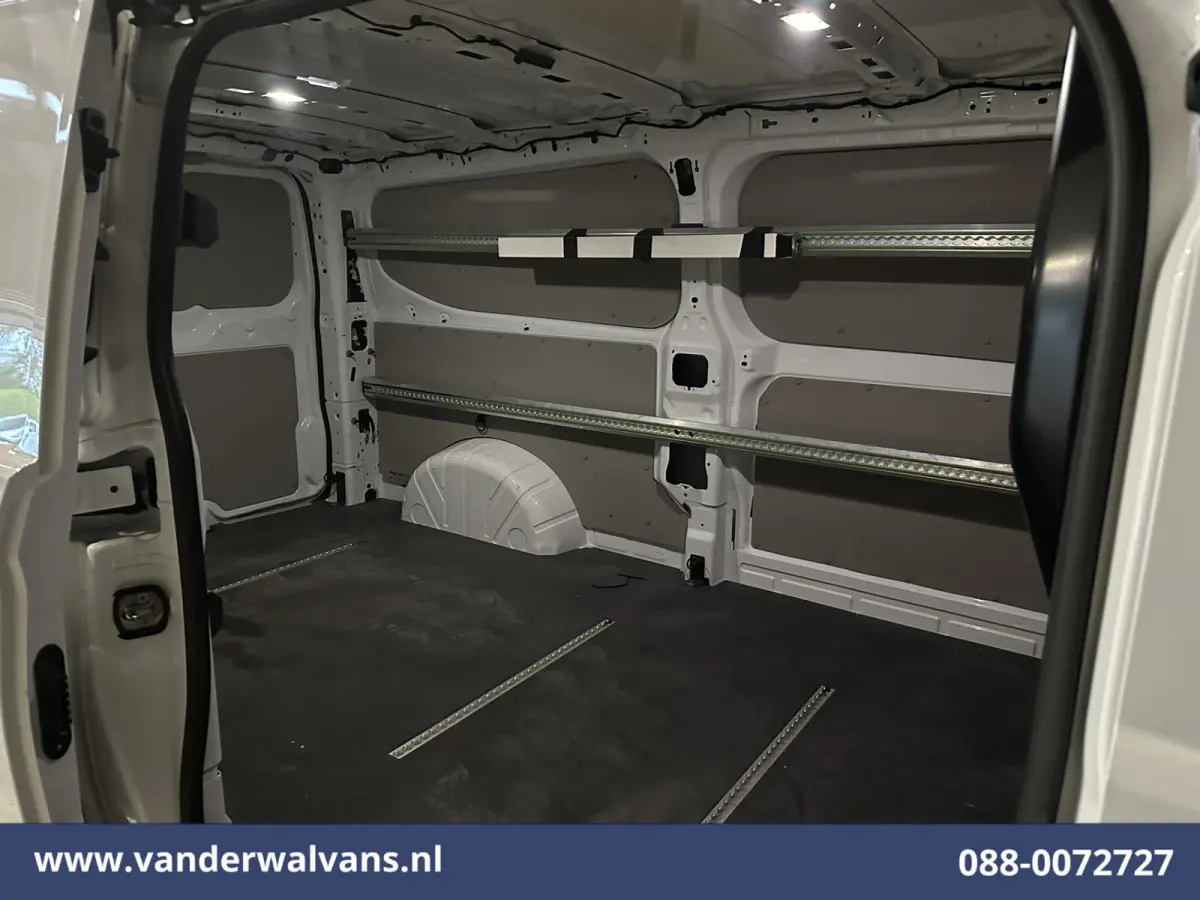 2.0 TDCI 136pk L2H1 Euro6 Airco | Camera | LED | Apple Carplay | Cruisecontrol Android Auto, Verwarmde voorruit, Parkeersensoren, Bijrijdersbank
