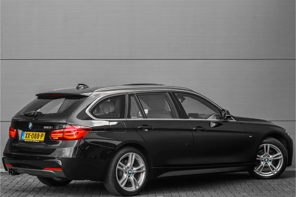 320i Edition M Sport Shadow Pano Camera PDC HiFi 18"