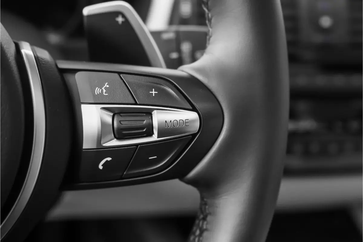 320i Edition M Sport Shadow Pano Camera PDC HiFi 18"