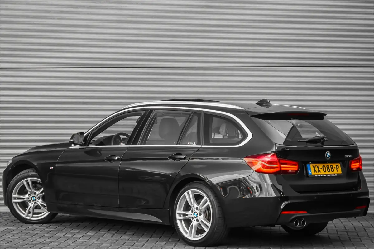 320i Edition M Sport Shadow Pano Camera PDC HiFi 18"