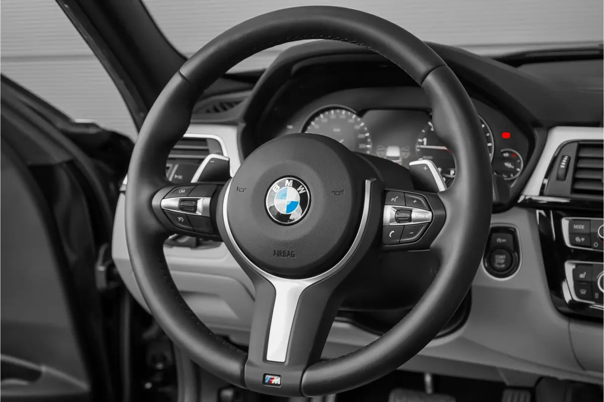 320i Edition M Sport Shadow Pano Camera PDC HiFi 18"