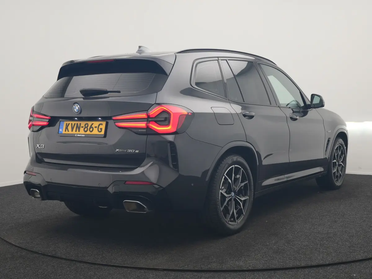 xDrive30e M Sport PHEV 293pk Dealer O.H | Trekhaak Af Fabriek | Camera | Cruise Control | Lederen Sportstoelen Verwarmd | Sfeerverlichting | Apple Carplay | Navigatie | Virtual | DAB | 19"L.