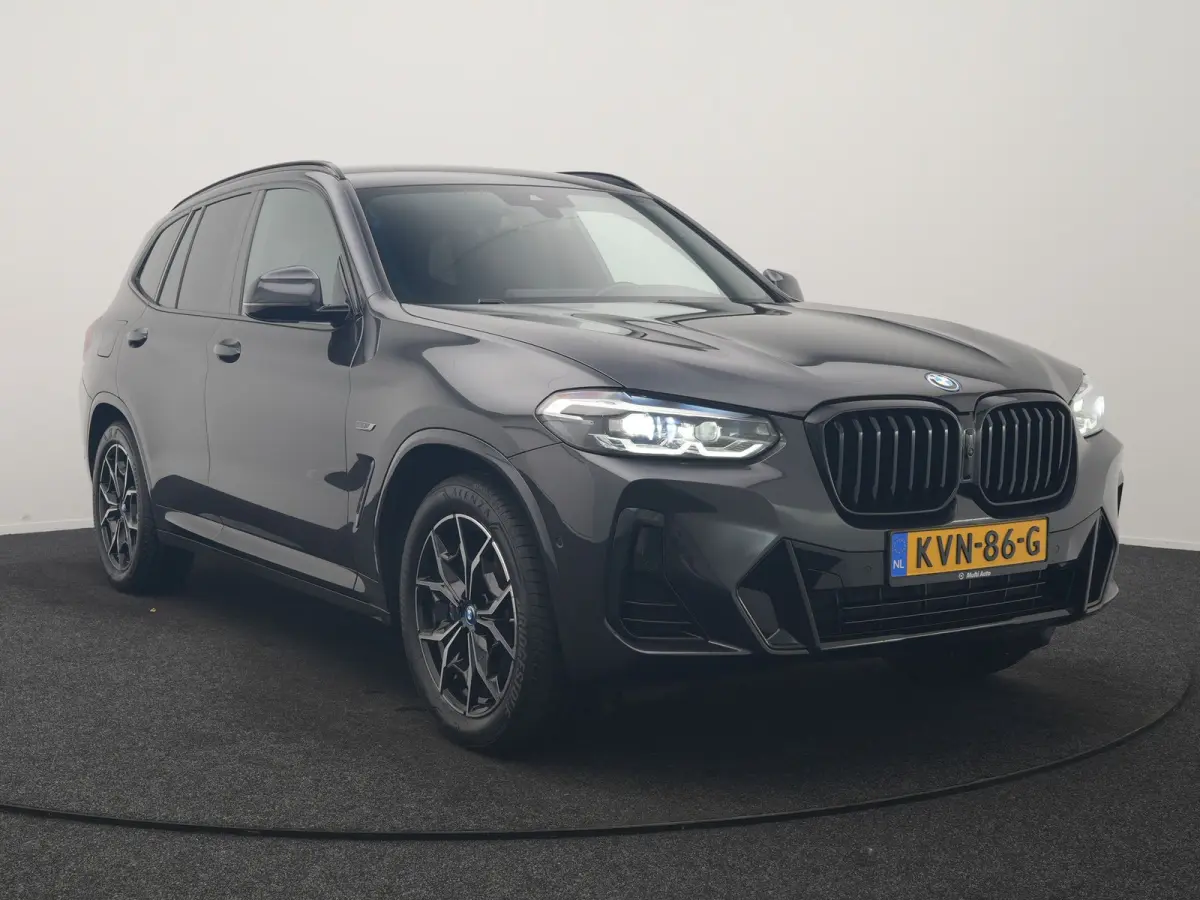 xDrive30e M Sport PHEV 293pk Dealer O.H | Trekhaak Af Fabriek | Camera | Cruise Control | Lederen Sportstoelen Verwarmd | Sfeerverlichting | Apple Carplay | Navigatie | Virtual | DAB | 19"L.