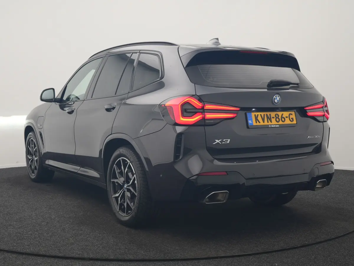 xDrive30e M Sport PHEV 293pk Dealer O.H | Trekhaak Af Fabriek | Camera | Cruise Control | Lederen Sportstoelen Verwarmd | Sfeerverlichting | Apple Carplay | Navigatie | Virtual | DAB | 19"L.