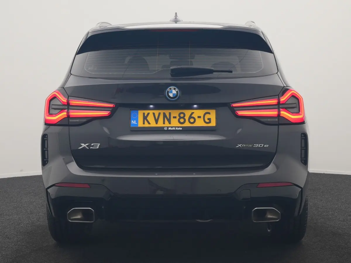 xDrive30e M Sport PHEV 293pk Dealer O.H | Trekhaak Af Fabriek | Camera | Cruise Control | Lederen Sportstoelen Verwarmd | Sfeerverlichting | Apple Carplay | Navigatie | Virtual | DAB | 19"L.