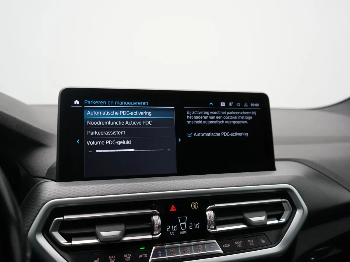 xDrive30e M Sport PHEV 293pk Dealer O.H | Trekhaak Af Fabriek | Camera | Cruise Control | Lederen Sportstoelen Verwarmd | Sfeerverlichting | Apple Carplay | Navigatie | Virtual | DAB | 19"L.