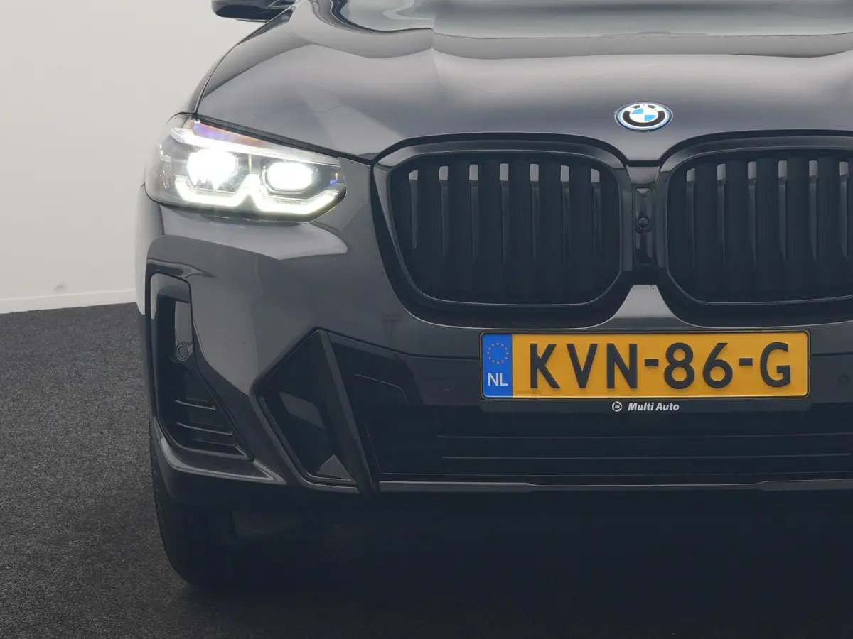 xDrive30e M Sport PHEV 293pk Dealer O.H | Trekhaak Af Fabriek | Camera | Cruise Control | Lederen Sportstoelen Verwarmd | Sfeerverlichting | Apple Carplay | Navigatie | Virtual | DAB | 19"L.