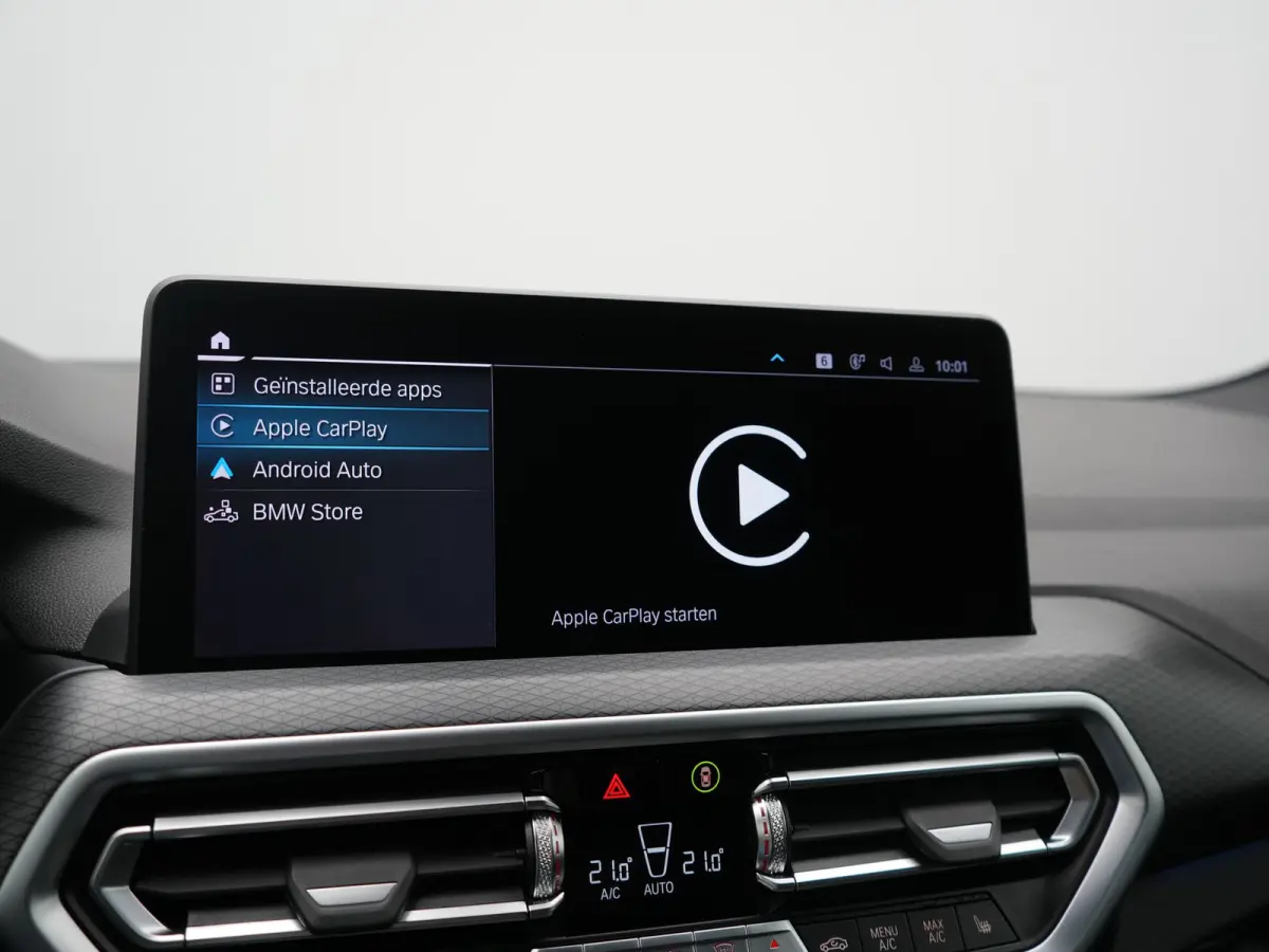 xDrive30e M Sport PHEV 293pk Dealer O.H | Trekhaak Af Fabriek | Camera | Cruise Control | Lederen Sportstoelen Verwarmd | Sfeerverlichting | Apple Carplay | Navigatie | Virtual | DAB | 19"L.