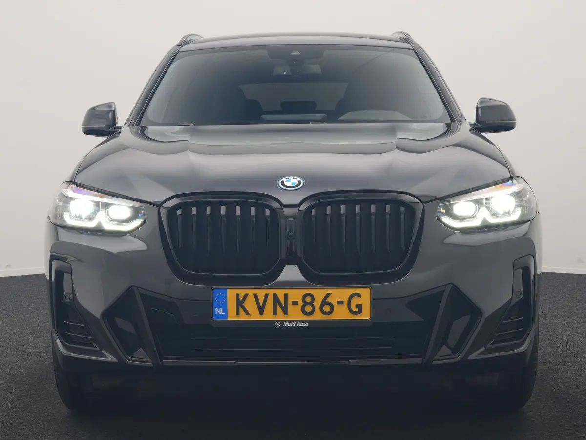 xDrive30e M Sport PHEV 293pk Dealer O.H | Trekhaak Af Fabriek | Camera | Cruise Control | Lederen Sportstoelen Verwarmd | Sfeerverlichting | Apple Carplay | Navigatie | Virtual | DAB | 19"L.