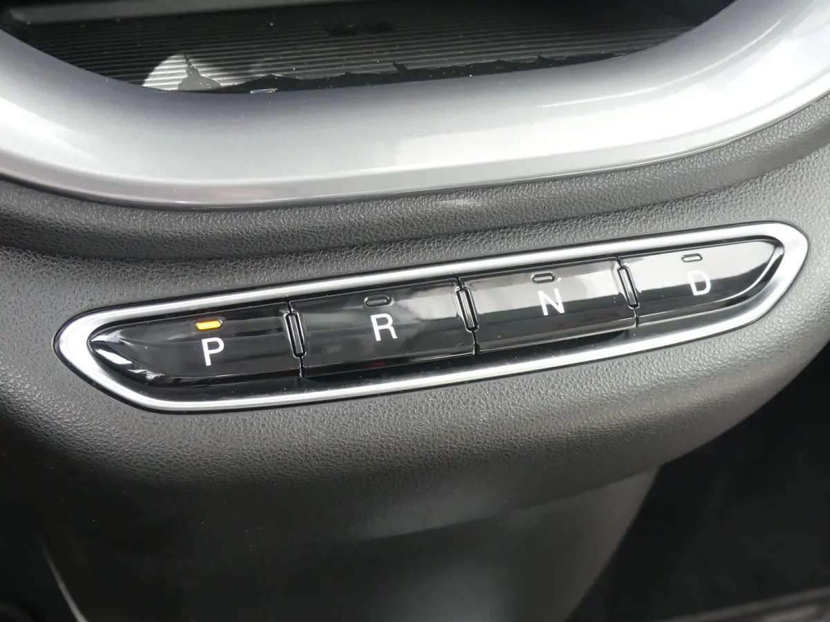 3+1 La Prima 42 kWh | ADAPTIVE CRUISE | DODEHOEKDETECTIE | CAMERA | STOELVERWARMING | PARKEERSENSOREN V+A | APPLE CARPLAY / ANDROID AUTO | NAVI | LMV 17" |