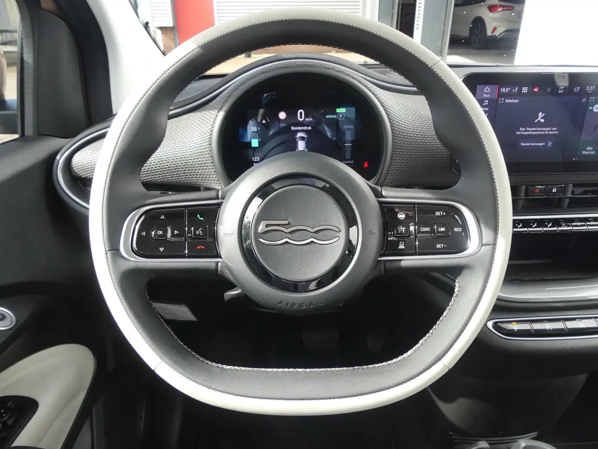 3+1 La Prima 42 kWh | ADAPTIVE CRUISE | DODEHOEKDETECTIE | CAMERA | STOELVERWARMING | PARKEERSENSOREN V+A | APPLE CARPLAY / ANDROID AUTO | NAVI | LMV 17" |