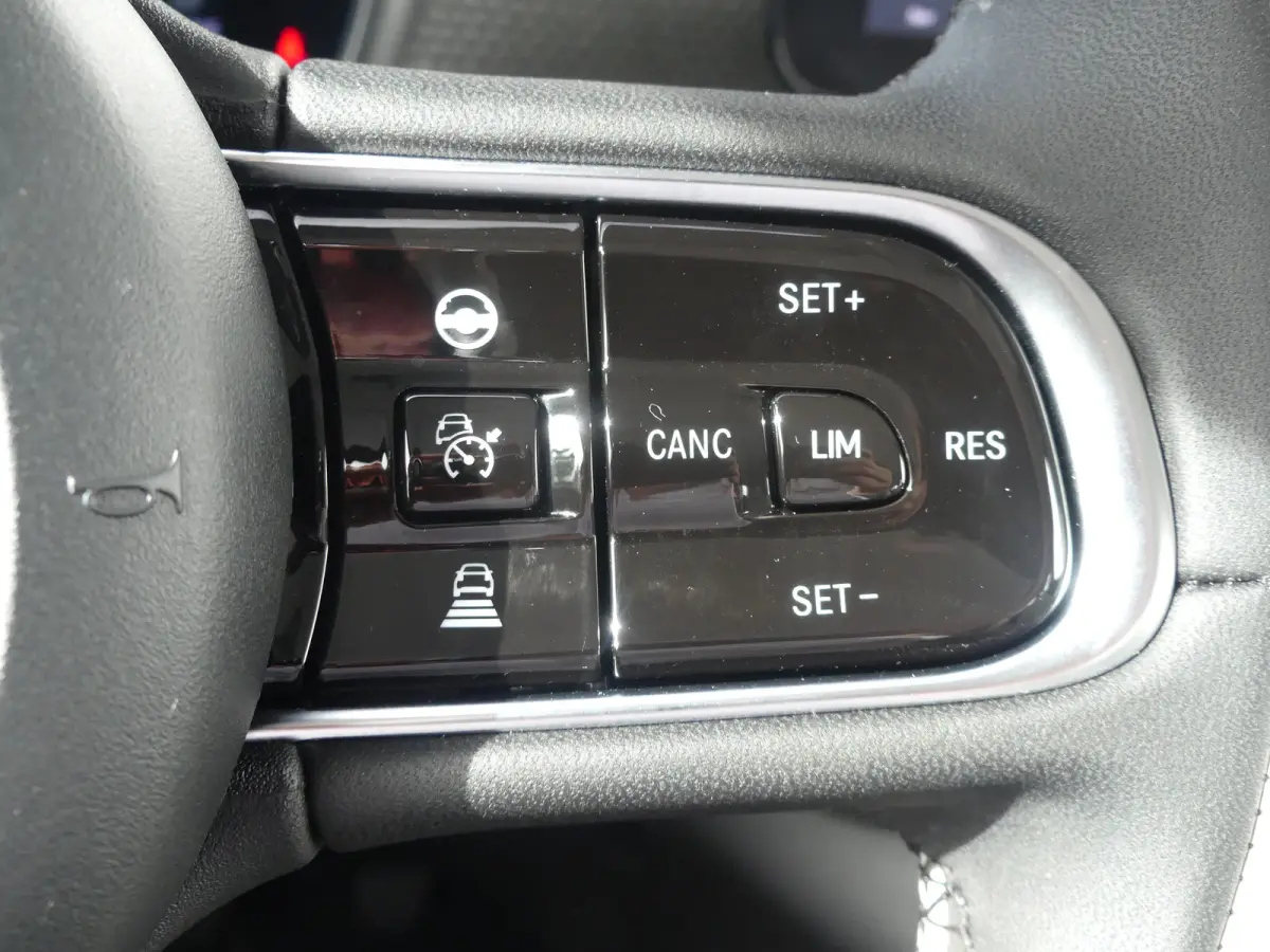 3+1 La Prima 42 kWh | ADAPTIVE CRUISE | DODEHOEKDETECTIE | CAMERA | STOELVERWARMING | PARKEERSENSOREN V+A | APPLE CARPLAY / ANDROID AUTO | NAVI | LMV 17" |