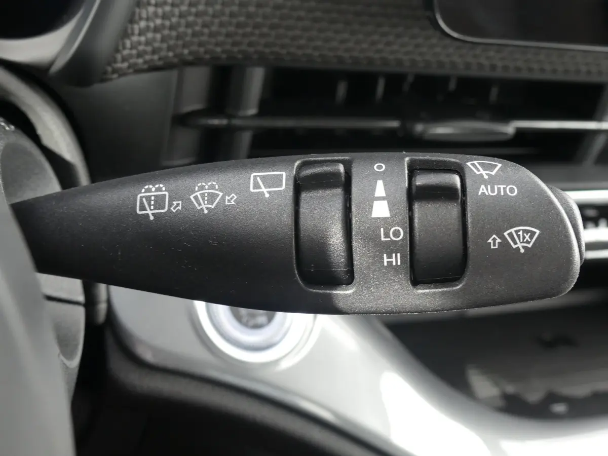 3+1 La Prima 42 kWh | ADAPTIVE CRUISE | DODEHOEKDETECTIE | CAMERA | STOELVERWARMING | PARKEERSENSOREN V+A | APPLE CARPLAY / ANDROID AUTO | NAVI | LMV 17" |