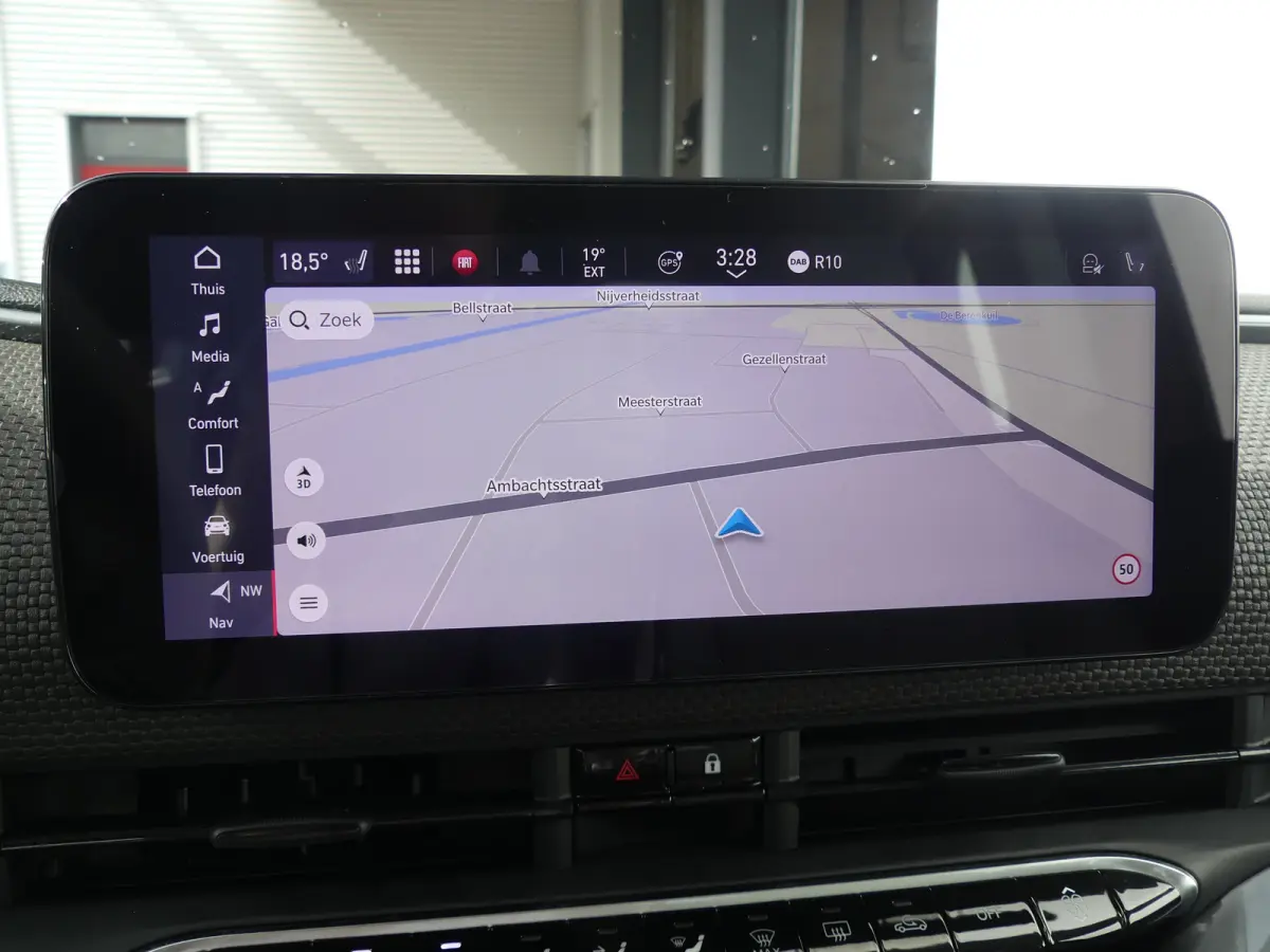 3+1 La Prima 42 kWh | ADAPTIVE CRUISE | DODEHOEKDETECTIE | CAMERA | STOELVERWARMING | PARKEERSENSOREN V+A | APPLE CARPLAY / ANDROID AUTO | NAVI | LMV 17" |