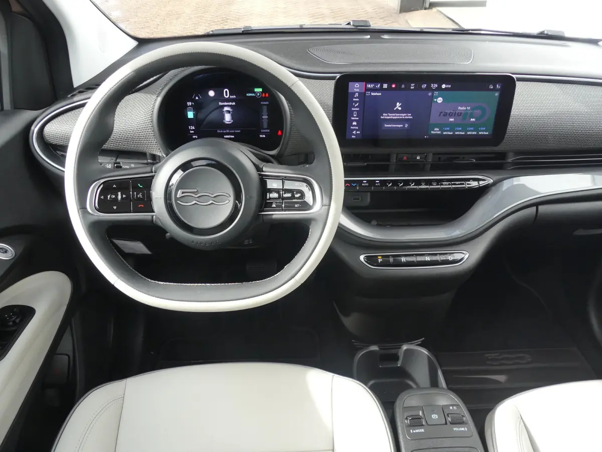 3+1 La Prima 42 kWh | ADAPTIVE CRUISE | DODEHOEKDETECTIE | CAMERA | STOELVERWARMING | PARKEERSENSOREN V+A | APPLE CARPLAY / ANDROID AUTO | NAVI | LMV 17" |