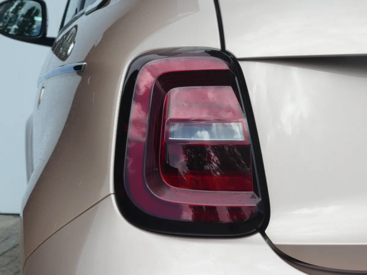 3+1 La Prima 42 kWh | ADAPTIVE CRUISE | DODEHOEKDETECTIE | CAMERA | STOELVERWARMING | PARKEERSENSOREN V+A | APPLE CARPLAY / ANDROID AUTO | NAVI | LMV 17" |