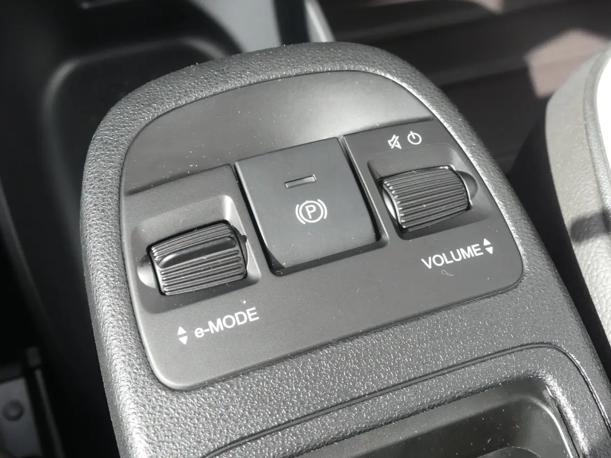 3+1 La Prima 42 kWh | ADAPTIVE CRUISE | DODEHOEKDETECTIE | CAMERA | STOELVERWARMING | PARKEERSENSOREN V+A | APPLE CARPLAY / ANDROID AUTO | NAVI | LMV 17" |
