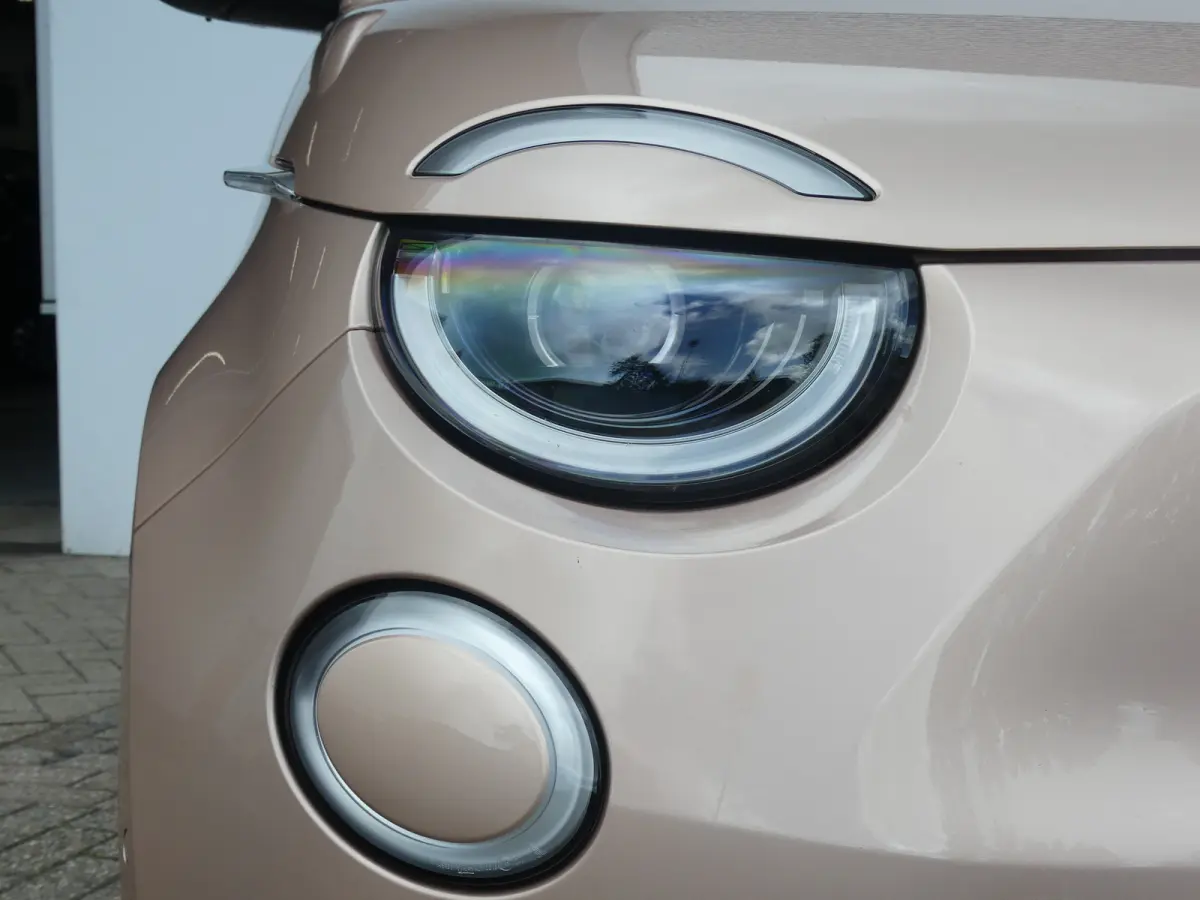 3+1 La Prima 42 kWh | ADAPTIVE CRUISE | DODEHOEKDETECTIE | CAMERA | STOELVERWARMING | PARKEERSENSOREN V+A | APPLE CARPLAY / ANDROID AUTO | NAVI | LMV 17" |