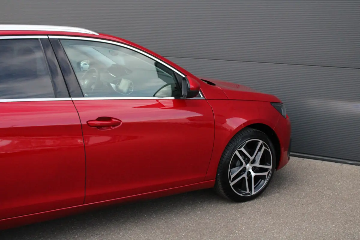 1.2 PureTech Blue Lease Premium | Automaat | Navigatie | Alcantara | 18 Inch | Full LED | 1e Eigenaar | All season |