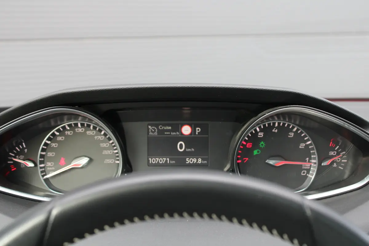 1.2 PureTech Blue Lease Premium | Automaat | Navigatie | Alcantara | 18 Inch | Full LED | 1e Eigenaar | All season |