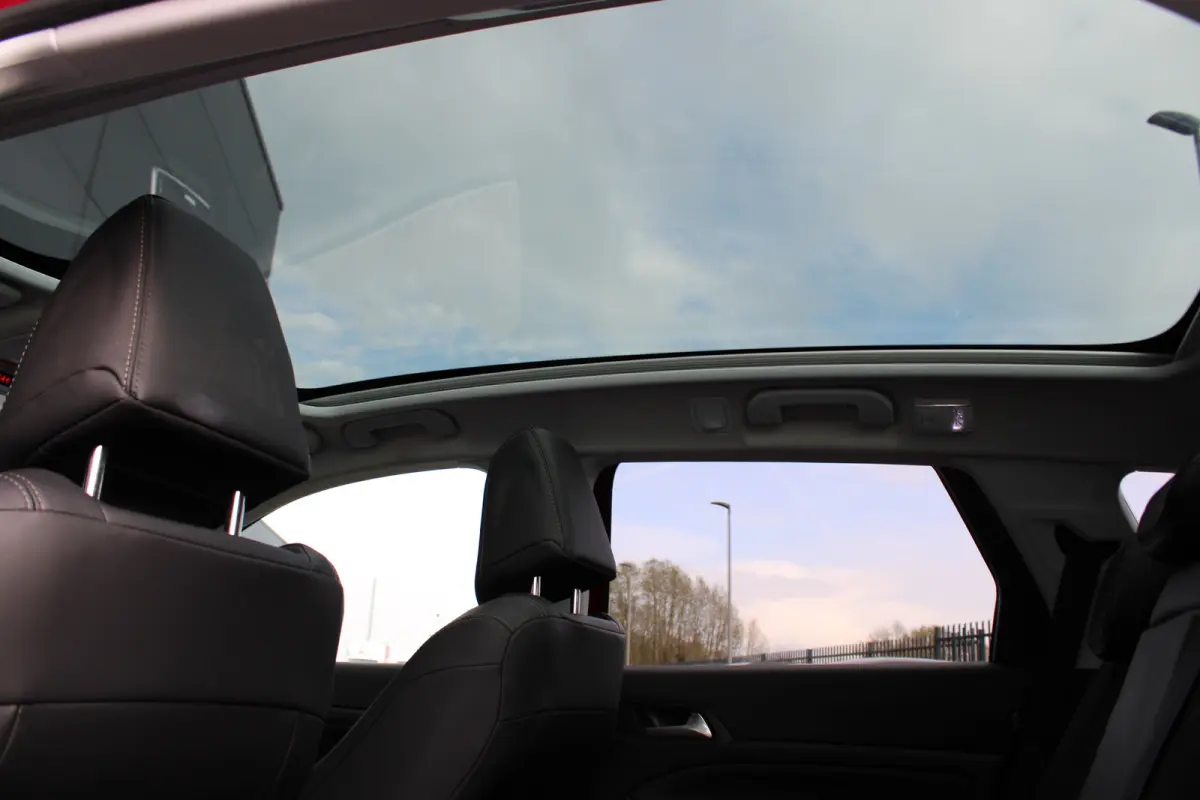 1.2 PureTech Blue Lease Premium | Automaat | Navigatie | Alcantara | 18 Inch | Full LED | 1e Eigenaar | All season |