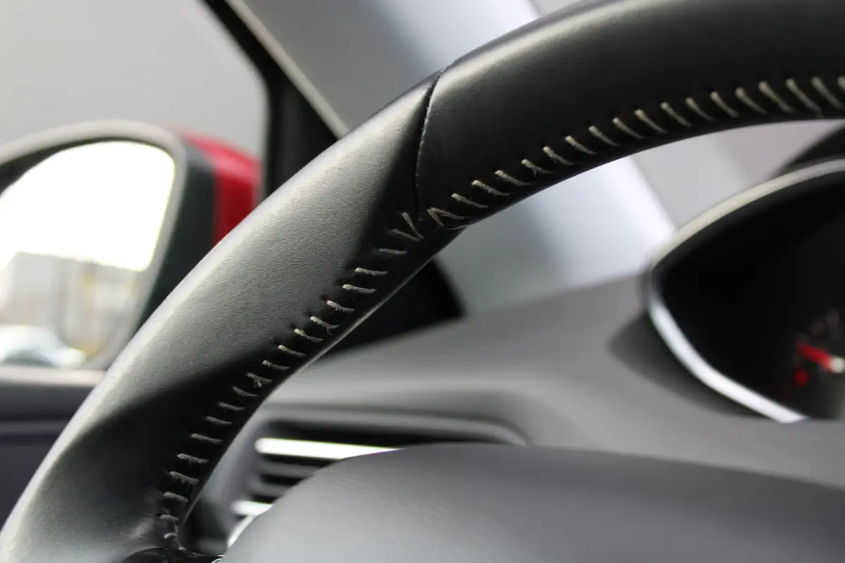 1.2 PureTech Blue Lease Premium | Automaat | Navigatie | Alcantara | 18 Inch | Full LED | 1e Eigenaar | All season |