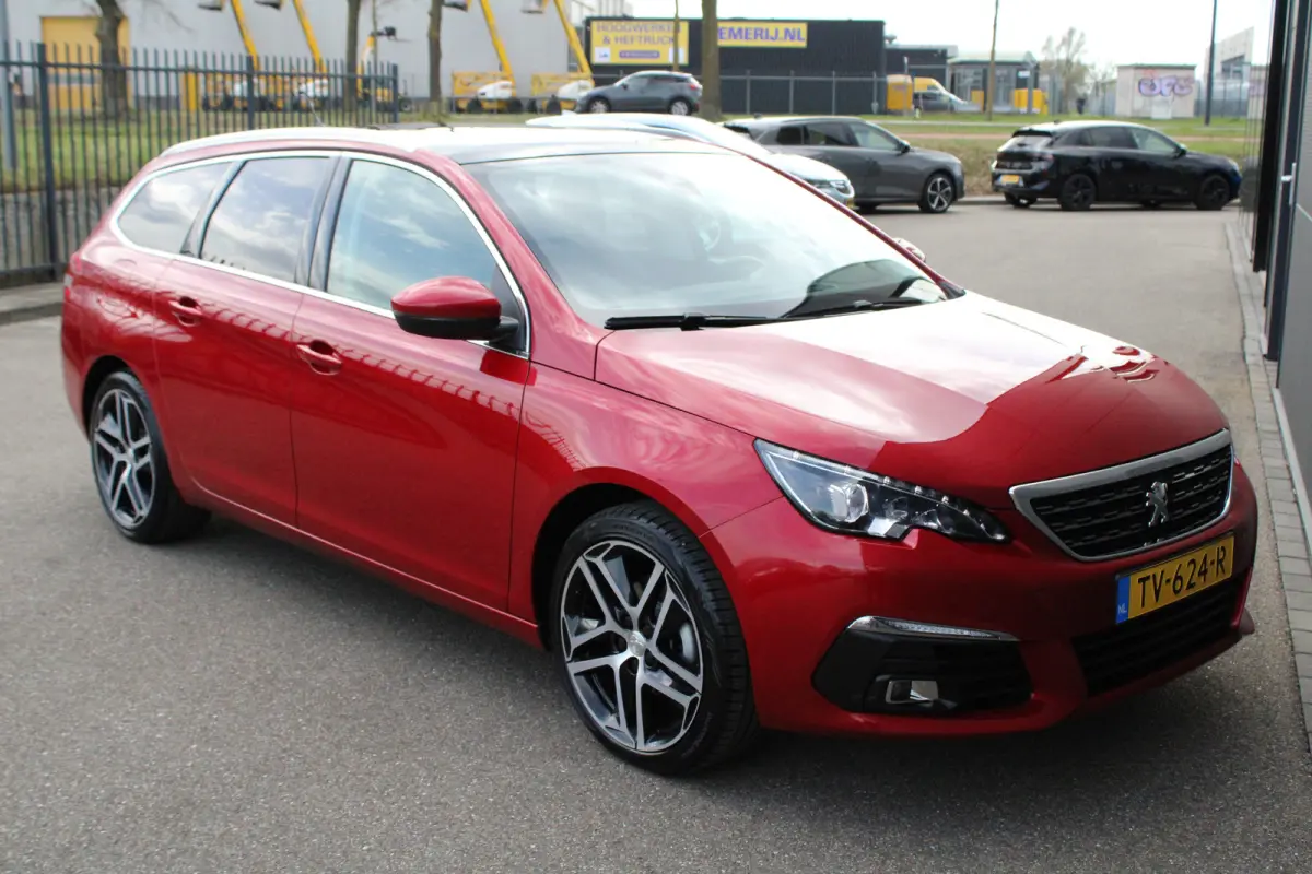 1.2 PureTech Blue Lease Premium | Automaat | Navigatie | Alcantara | 18 Inch | Full LED | 1e Eigenaar | All season |
