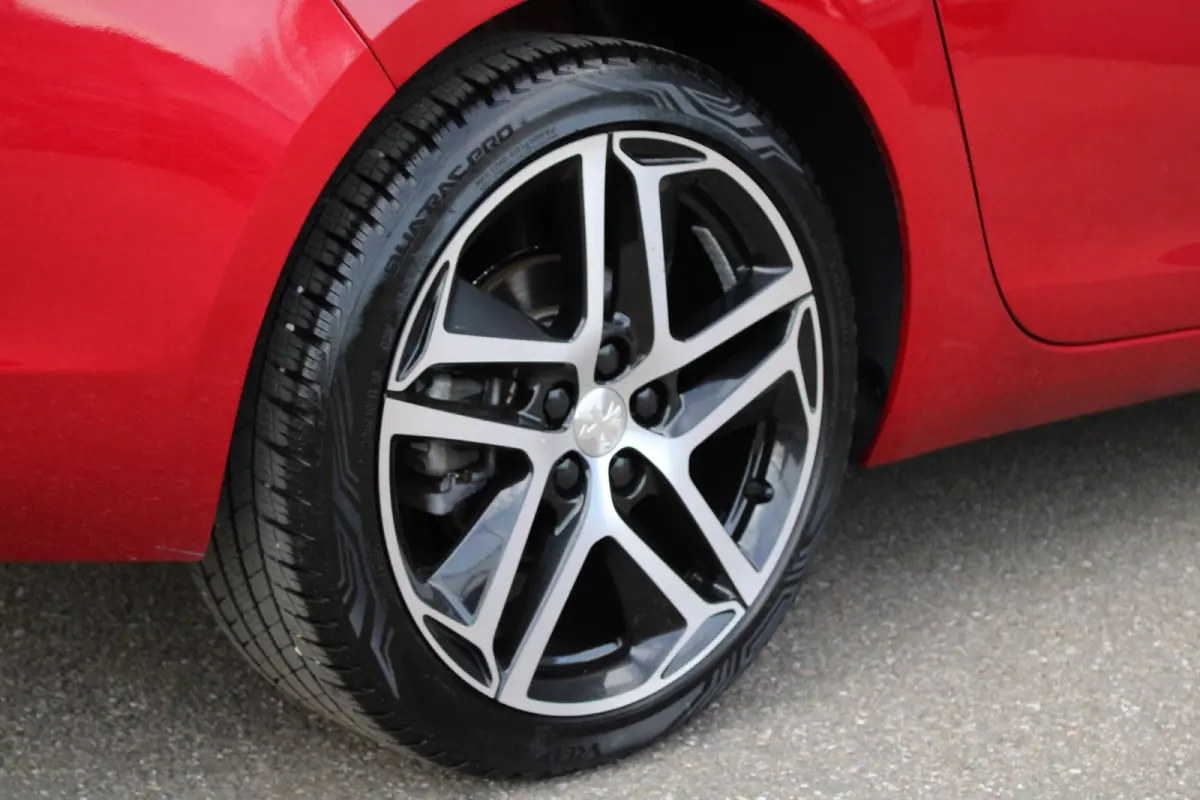 1.2 PureTech Blue Lease Premium | Automaat | Navigatie | Alcantara | 18 Inch | Full LED | 1e Eigenaar | All season |