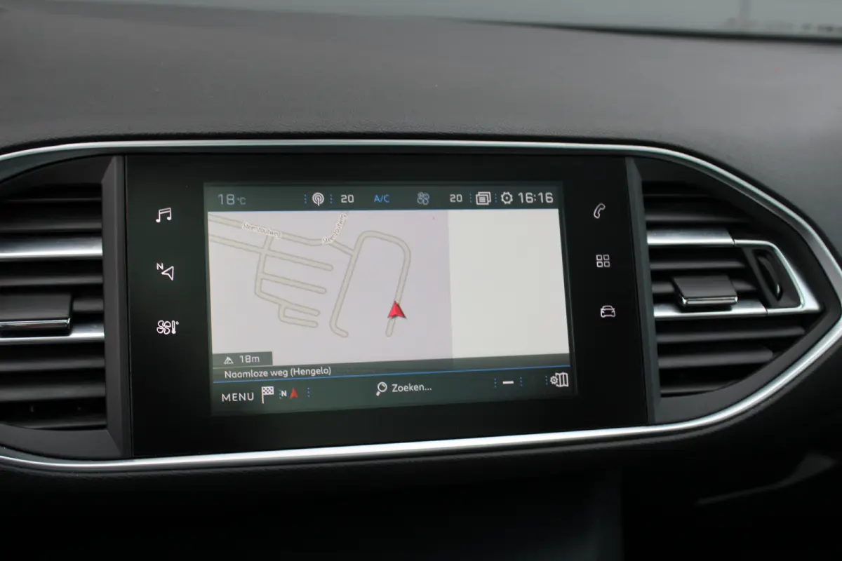 1.2 PureTech Blue Lease Premium | Automaat | Navigatie | Alcantara | 18 Inch | Full LED | 1e Eigenaar | All season |