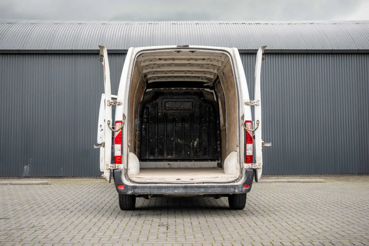 2.3 dCi 130 PK | L3H2 | 3-Zits | Camera | Cruise | Airco