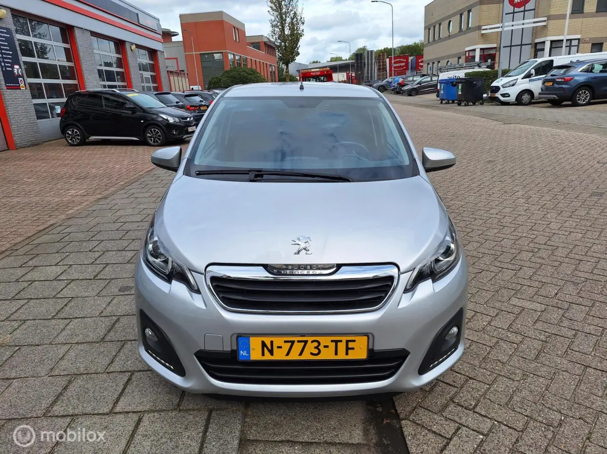 1.0 e-VTi ACTIVE • Airco • Bluetooth •