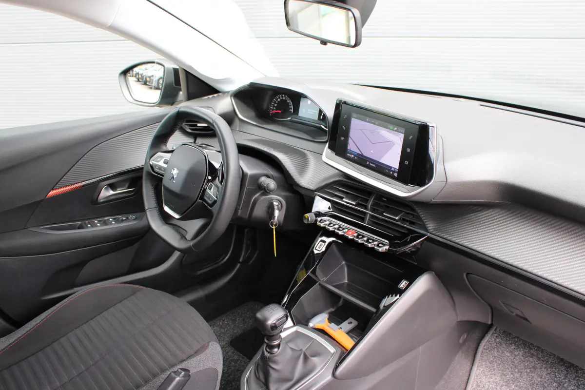 1.2 PureTech 100pk Active Pack | Navigatie | Apple carplay | Bluetooth | Lichtmetaal | Parkeersensoren |