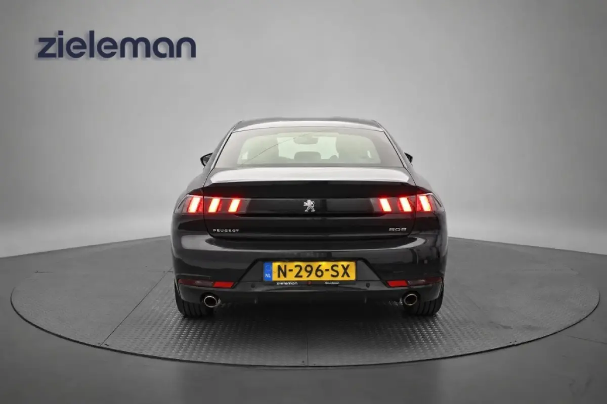 1.6 Hybrid PHEV Pack Business - Digitaal Cockpit, Carplay, Camera