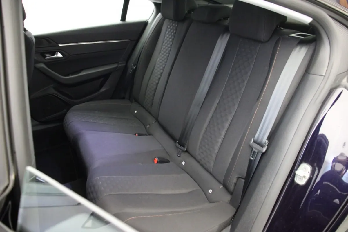 1.6 Hybrid PHEV Pack Business - Digitaal Cockpit, Carplay, Camera