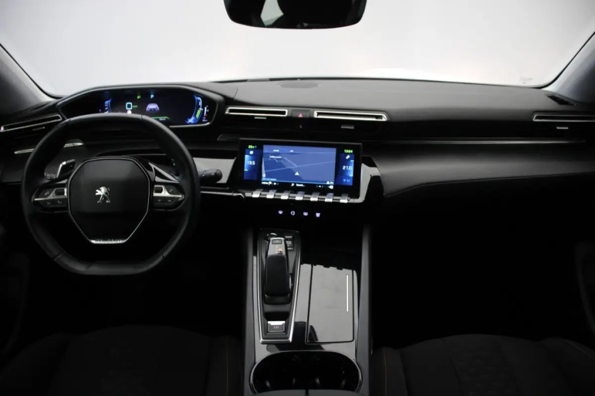 1.6 Hybrid PHEV Pack Business - Digitaal Cockpit, Carplay, Camera