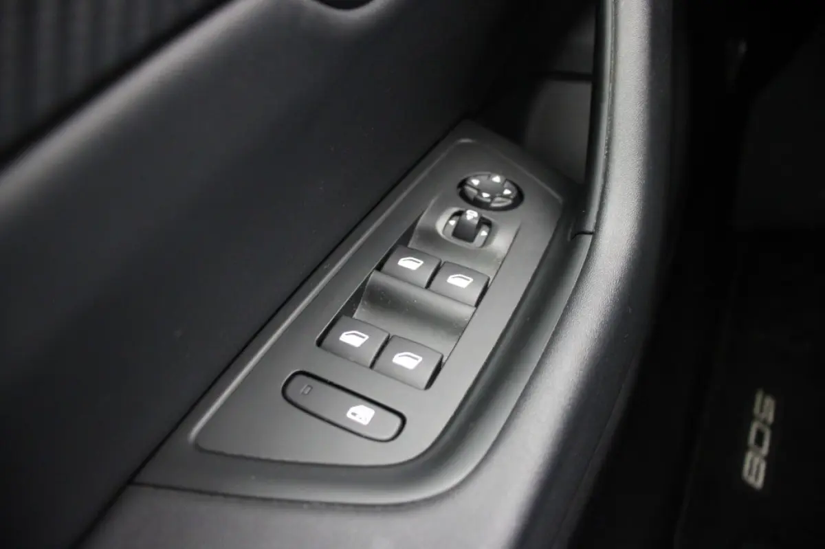 1.6 Hybrid PHEV Pack Business - Digitaal Cockpit, Carplay, Camera