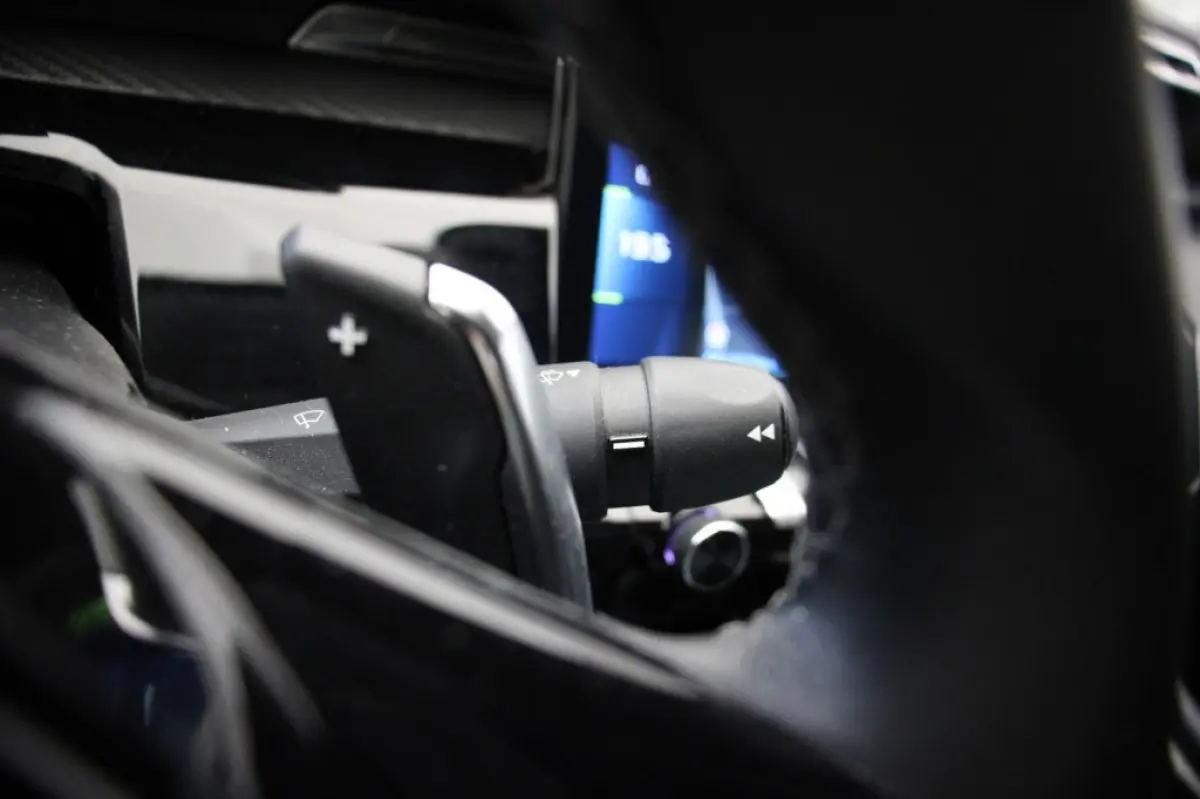 1.6 Hybrid PHEV Pack Business - Digitaal Cockpit, Carplay, Camera
