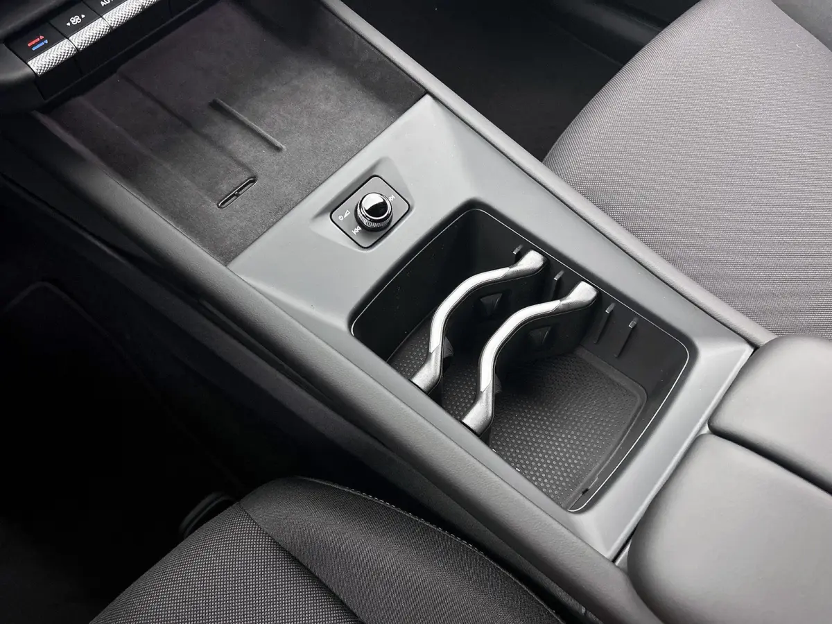 Life 58 kWh 190 PK | Automaat | Camera | Climate Control | Stoelverwarming | Stuurverwarming | Adaptive Cruise Control | Apple Carplay | Android Auto |