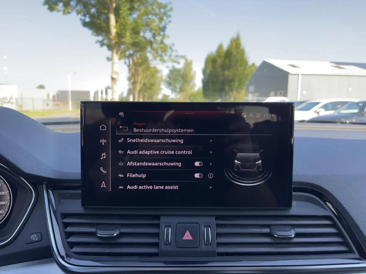 50 TFSI e S edition s-line keyless acc camera apple carplay