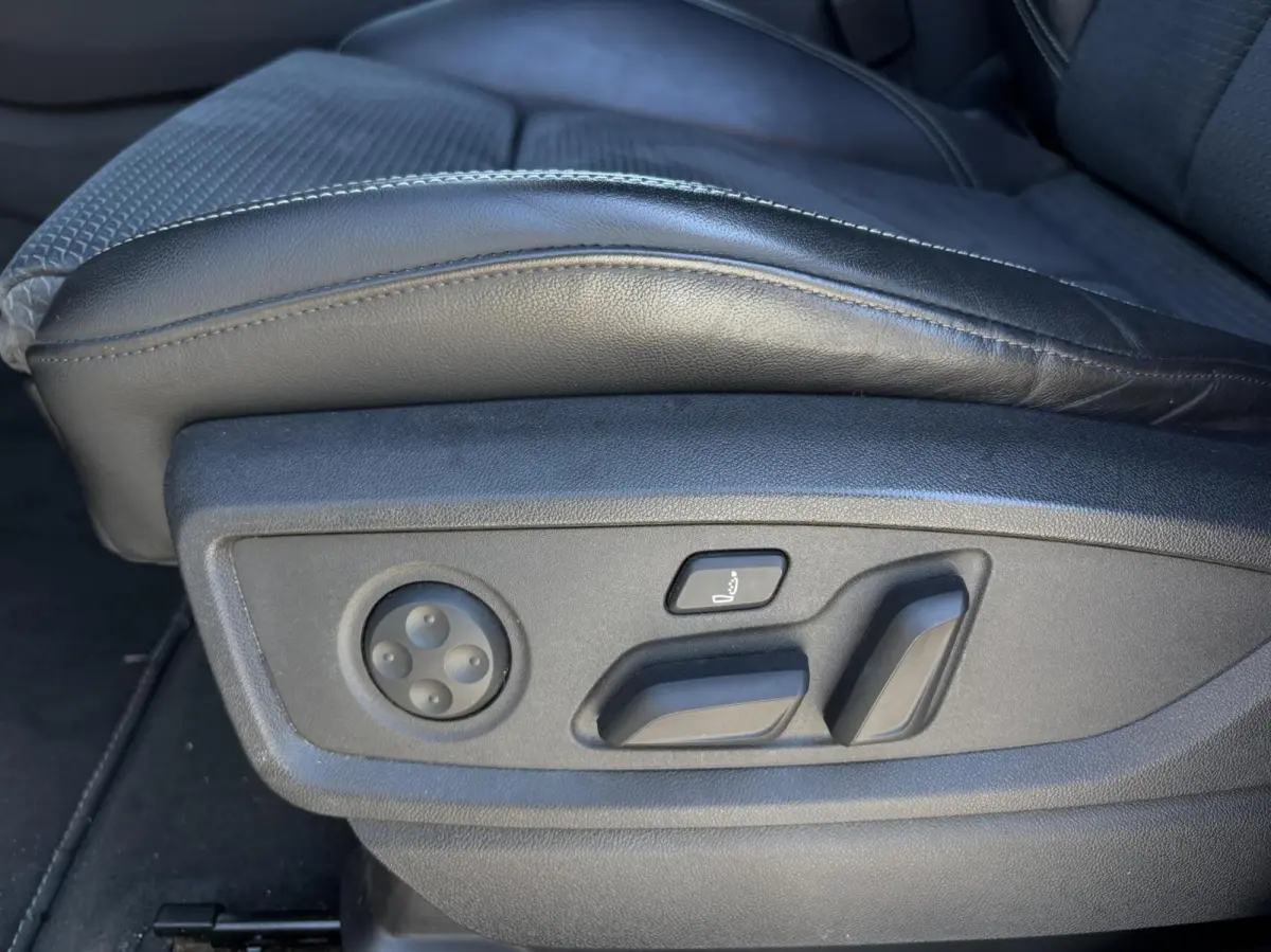 50 TFSI e S edition s-line keyless acc camera apple carplay