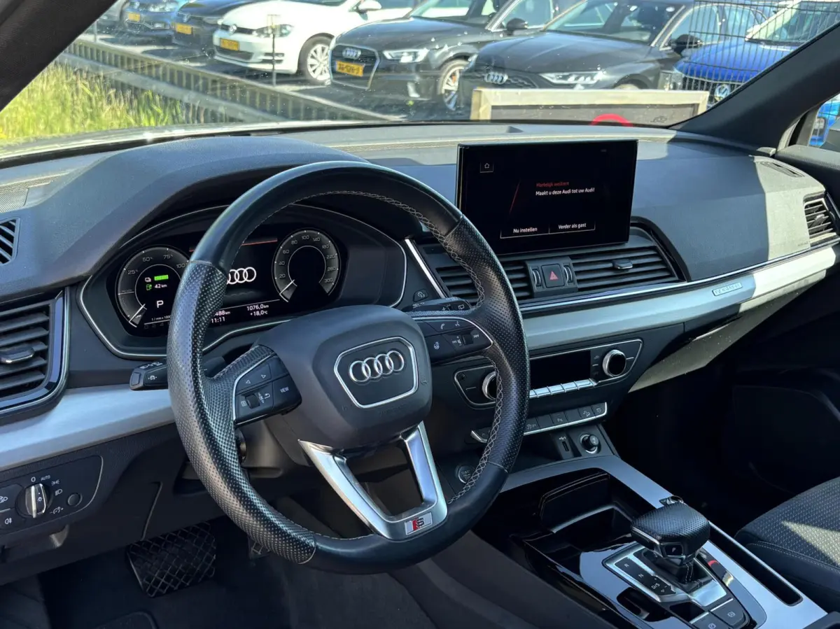 50 TFSI e S edition s-line keyless acc camera apple carplay