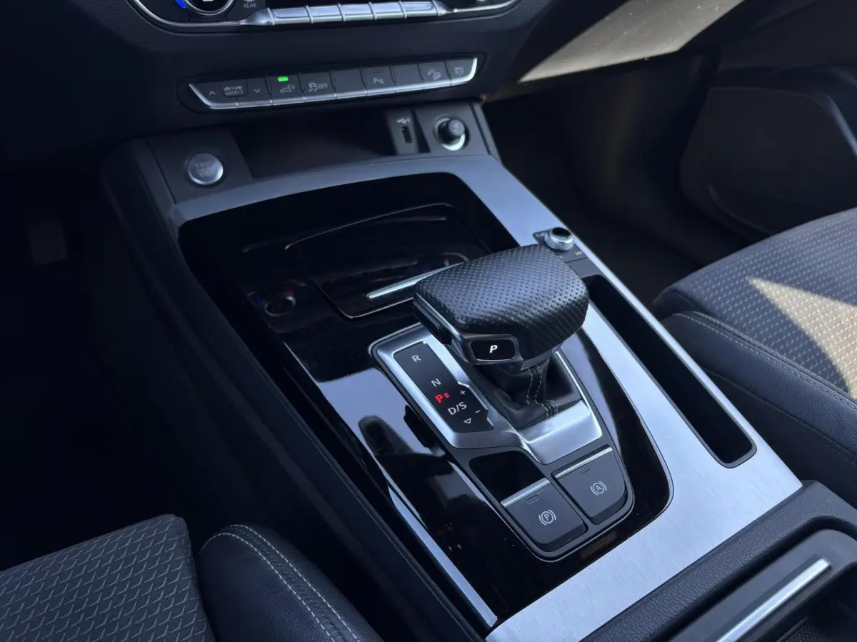 50 TFSI e S edition s-line keyless acc camera apple carplay