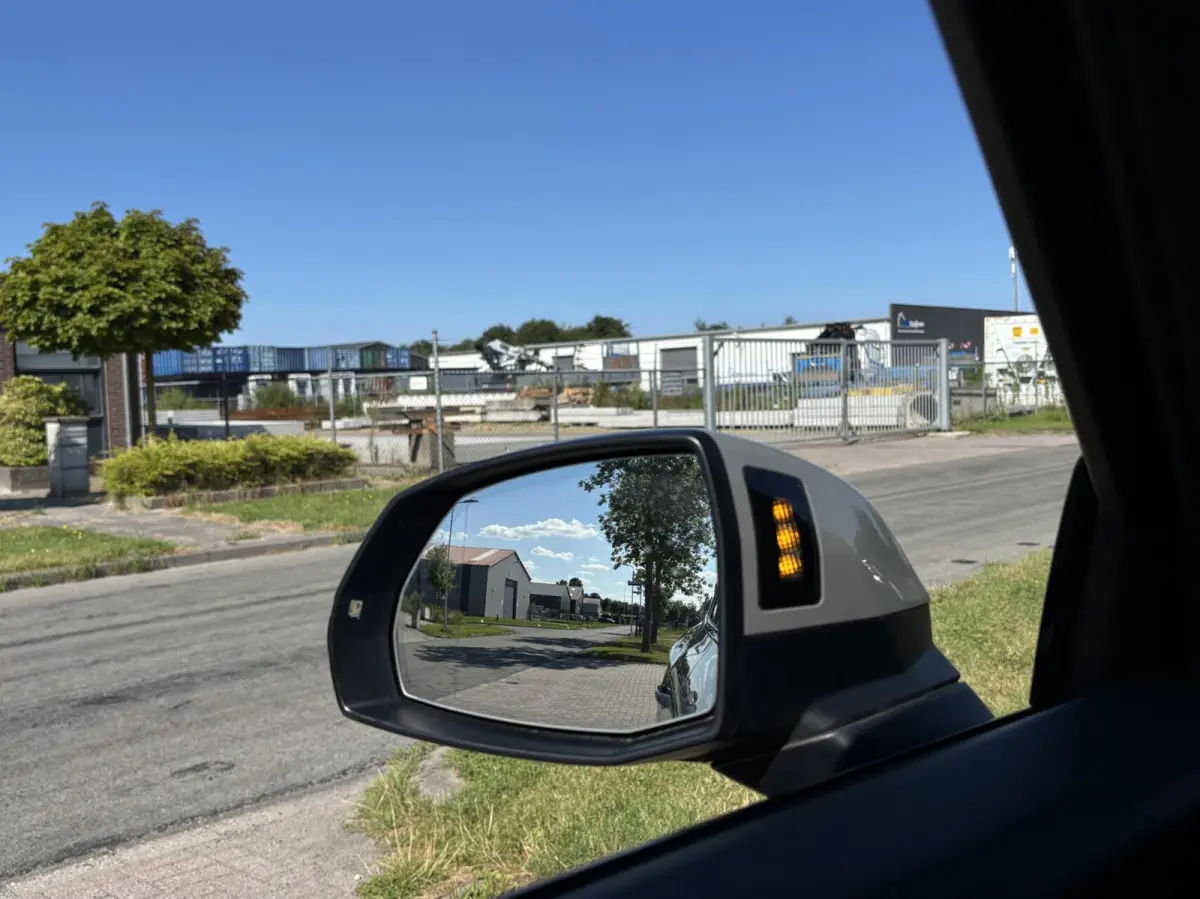 50 TFSI e S edition s-line keyless acc camera apple carplay