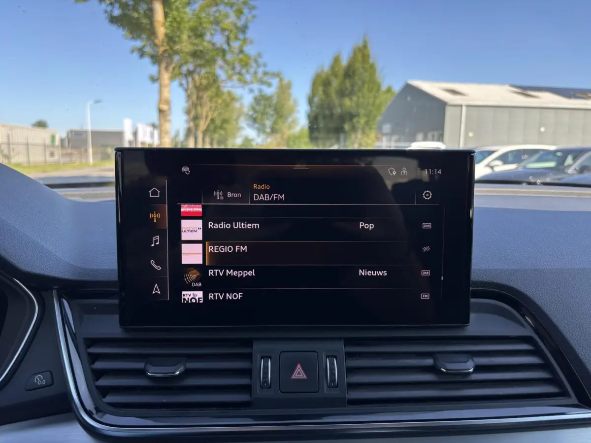 50 TFSI e S edition s-line keyless acc camera apple carplay